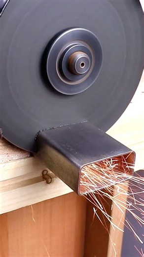 How to cut a square pipe quickly and accurately! #diy #lifehacks #tips