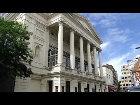 LONDON: Look inside Royal Opera House!
