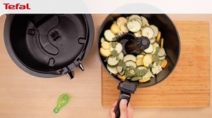 Did you enjoy summer dishes? ☀️ You can now take care of yourself with this healthy Salmon With Pesto Courgette recipe, made with ActiFry Genius 2in1! 🐟 | Tefal