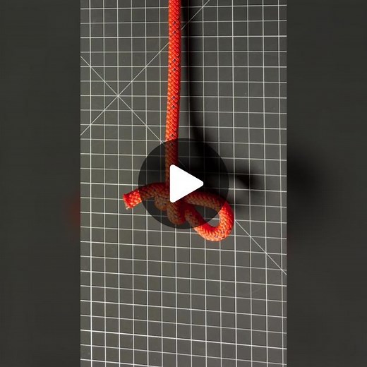 Classic overhand knot (granny knot) with a loop for easier release. #fyp #knot #knotok #teaching #overhand #Grannyknot #knottying