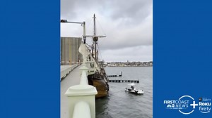 Replica 16th Century Ship Drifts Into Bridge After Losing Power Despite Having Sails - Jalopnik