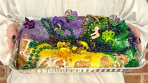 What is king cake and why is it a Mardi Gras tradition in Mississippi? 5 things to know
