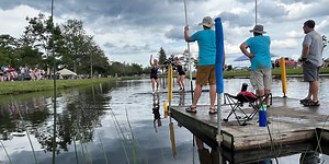 Rookie wins men’s log rolling competition in Gladstone