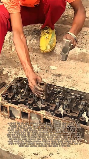 엔진 실린더 헤드 분해 : 밸브 스프링 코터핀 제거하는 방법