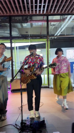 White Shoes & The Couple Company Live Performance