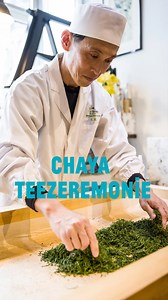 🍵 Teeliebhaber:innen aufgepasst! @chaya_berlin lädt zur exklusiven Tee-Demonstration & Verkostung ein – direkt im BIKINI BERLIN. Erlebt japanische Tee-Meister:innen live, stellt eure Fragen und verkostet frisch gerollten Grüntee & Matcha. 🗓 8.–9. Oktober 2025 📍 CHAYA, 1. OG im Bikini Haus 🎟 Eintritt frei! 👨‍🏫 Live vor Ort: – Kotaro Tanimoto, Präsident der ältesten Tee-Exportfirma Japans – Takanobu Otsuka, Temomi-Meister – Sayuri Muramatsu, Tee-Instruktorin ⏰ Temomi-Demonstration: 10:00–13: