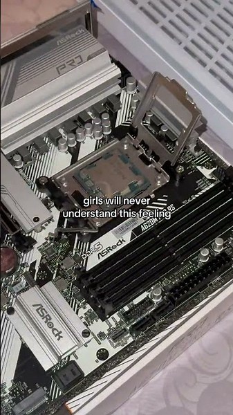 Building your first PC is a top 5 moment 🫡 #pcbuild #gamingpc #techtok #buildpc #fyp