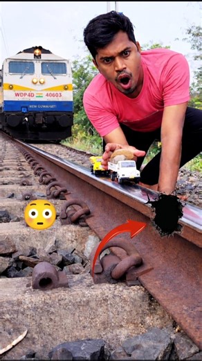 “Last Second Disaster 😱 Train vs Mini Truck!”