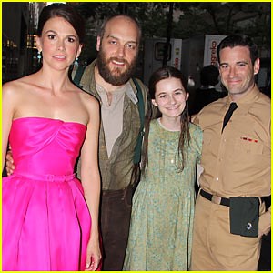 Sutton Foster Shows Off Her Gorgeous Vocals for ‘Violet’ Performance at Tony Awards 2014 (Video)