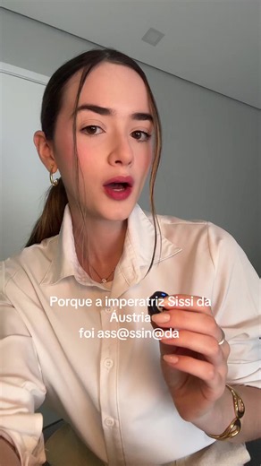 Vídeo explicando mais sobre o último dia da Sissi, vocês pediram nos comentários e eu amei falar mais sobre isso!! O que mais querem saber? #historia #sissi #vienna #curiosidades #europe