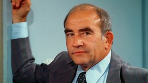 29K views · 1.3K reactions | REST IN PEACE: Tributes are pouring in for actor Ed Asner, who was best known for his role as Lou Grant in “The Mary Tyler Moore Show.” He was 91. David Muir reports. https://abcn.ws/3kE8YlZ | ABC World News Tonight with David Muir | Facebook