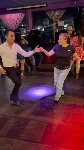 1.3M views · 10K reactions | CLASES DE BAILE 鸞 La edad no es impedimento para aprender a bailar 朗 bailando con una de mis alumnas #cumbianorteña | Clases de Cumbia Tejana Slp | Facebook