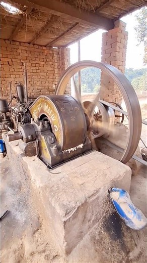 Amazing Sound Old Black Engine !! Black Old Engine Starting Up