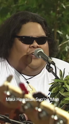 Israel Kamakawiwo'ole Performing 'Maui Hawaiian Sup'pa Man' | Facing Future