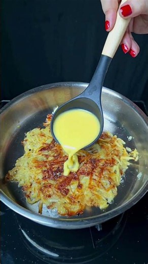 CHEESY POTATO HASH OMELETTE That Takes ONLY 10 MIN✨️#shorts #easyrecipe #viralrecipe #eggrecipe #yt