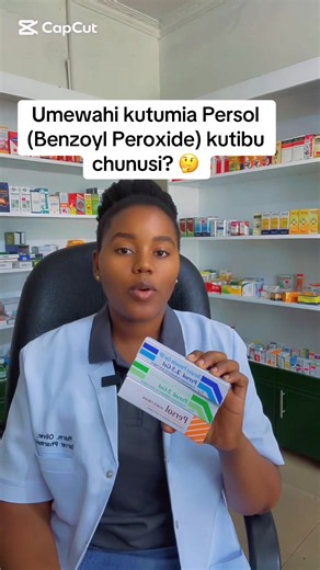 PART 01 Benzoyl Peroxide ni dawa inayotumika kutibu aina za chunusi zinazohusiana na bakteria. Hufanya kazi kwa kupunguza bakteria wanaochangia chunusi na pia husaidia kufungua vinyweleo vilivyoziba. Lakini kuna jambo ambalo watu wengi hawajui… 2.5%, 5%, na 10% si sawa kwa kila mtu. Kuanza na asilimia kubwa zaidi hakumaanishi utapata matokeo bora au ya haraka. Mara nyingi huongeza uwezekano wa ngozi kuwasha, kukauka na kupata muwasho bila kuongeza faida kubwa. Je, wewe umewahi kutumia Persol? Il