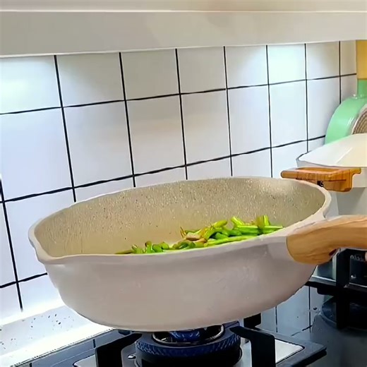 TAKSAT深煎锅炒锅不粘锅电磁炉锅燃气灶平底锅多功能锅炒菜锅煎蛋锅 深煎炒锅 白 24cm