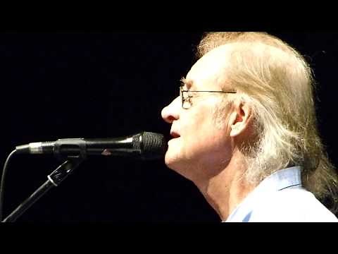 Luis Eduardo Aute - La belleza + Al alba (en concierto con letra)