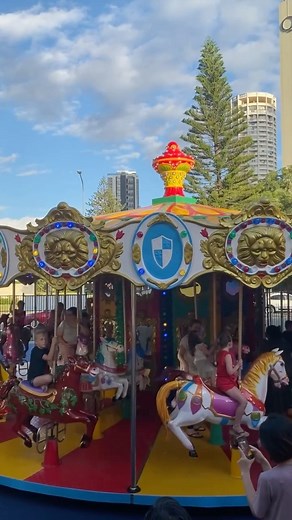 Nothing better than an afternoon ride on the carousel in golden hour☀️😍 For only $5 come join us for a Carousal ride in the heart of Surfers Paradise, open to the public!🫶 | Paradise Resort Gold Coast