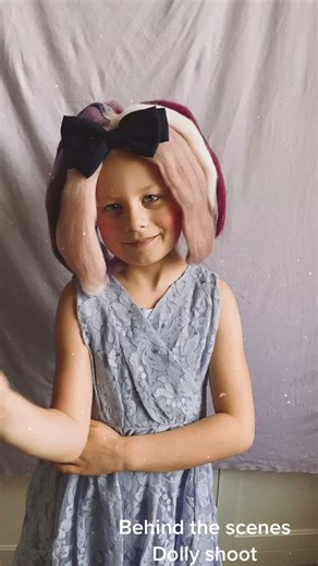 Behind the scenes of our dolly themes photoshoot #childphotographer #childportrait #dollyhair
