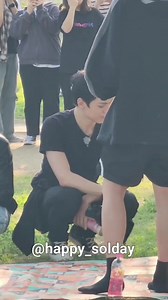 He is really a gentleman. 🥺 (vcr. | hippie_vernon) - duksun | Hansology