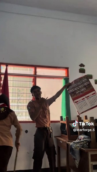 cleaning classroom with starforge #nganjuk24jam #smasanganjuk #foryoupage #fyppppppppppppppppppppppp #starforge5️