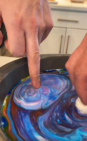 Mesmerizing Milk and Soap Reaction Creates Beautiful Designs