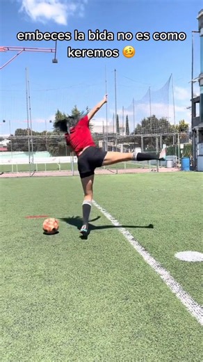 77K views · 795 reactions | None tiembla Alex Morgan  #futbol #humor #fail #bloopers #caidas #adsonreels #facebookreels #reelsoverlayads #facebookads | Mercedes Roa | Facebook