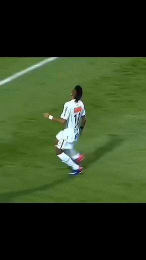 203 reactions · 13 shares | Melhores dribles de Neymar no santos #reels #futebolbrasileiro #brasileirao #reelsinstagram #neymarjr #neymar #video #videoviral | Davi Silva | Facebook