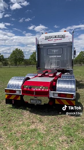 Bowers Heavy Haulage W900SAR Legend No336 Unveiled
