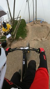 14M views · 357K reactions | EP3 酪 En este especial teníamos que dejarlo todo pero con cabeza para no cometer errores, ya que habían muchas partes súper sueltas después de que pasen casi 300 riders! Les dejó el video de mi 3ra bajada…qué tal especial del @enduroseriesperu  . @oakleyperu @specializedperu @reebokperu @mini.peru @goprope @monsterenergy @scoscheperu @mickeythompson_peru @ali.nightingale.a  | Hugo García | Facebook