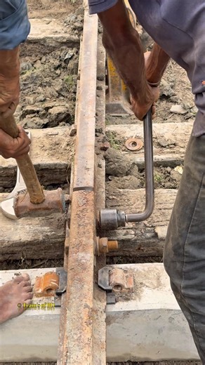 40mm Fishplate bolt tightening by key man. #shorts