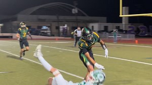 70K views · 337 reactions | You Got Mossed! Cuero Catch! 4A DII Regional Finals Cuero WR Walker Dietz makes an incredible one-handed catch as Cuero scores to lead Rockport Fulton 28-21 with 8:01 left in third quarter. Watch! Share! (HSSMImages/Deleon) | High School Sports Magazine | Facebook