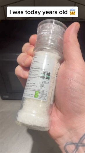 713K views · 3.2K reactions | Dads found a life hack that is a game changer #fyp #foodreview #lifehack #hack | Right Guys Reviews | Facebook