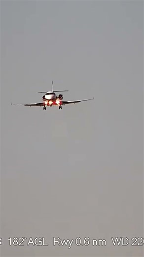 Galaxy crosswind landing after go-around at Addison airport #planespotting #flying #aviation