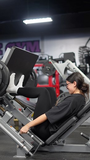 VANESSA LEGROW on Instagram: "then slow and controlled reps be something else yall 😭 #gym #gymmotivation #gymgirl #fitnessmotivation #fitness #fitgirl #fitnesslife #physique"