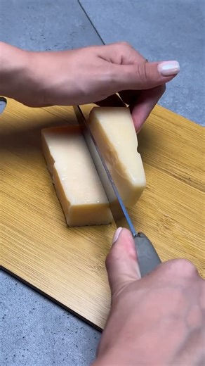 The right way to cut cheese perfectly | EatnDrive