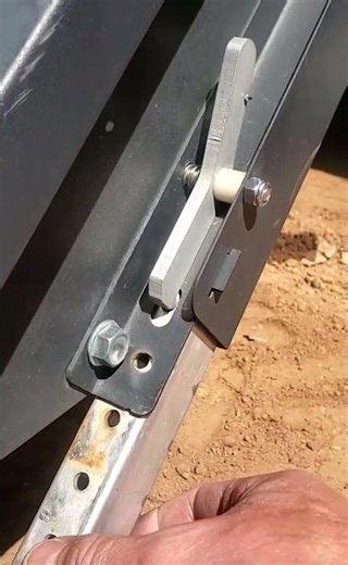 RV Consumer Warns About Entry Step Safety Concerns