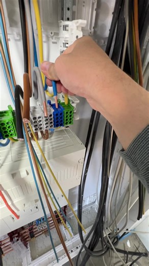 Elektriker Handwerk in Berlin: Kabelverlegung Tipps