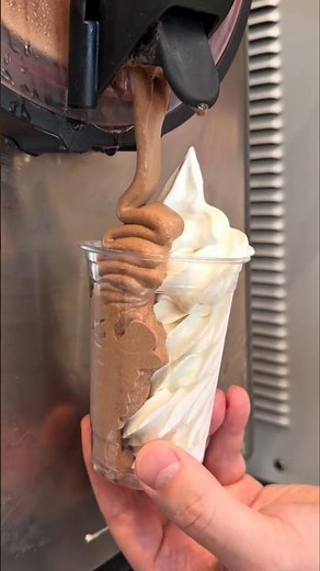 The Ultimate Half & Half Soft Serve 🍦🍫 #icecream #softserve #dessert #luxuryeats #chocolate #glace