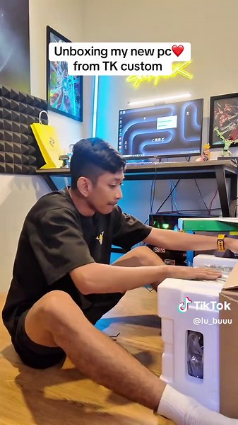 Unboxing My New PC from TK Custom