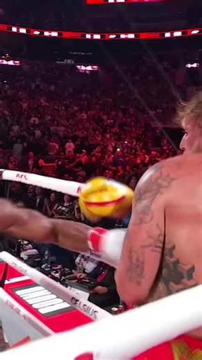 1.4M views · 14K reactions | The winning moment 壘 British heavyweight Anthony Joshua needed six rounds to stop boxing novice Jake Paul. | BBC Sport | Facebook