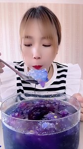 her ice eating asmr(1). | Mukbang Review