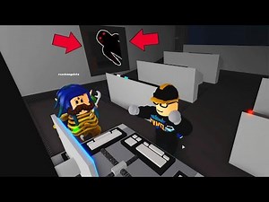 ELE ESTÁ NOS VIGIANDO | ROBLOX FLEE THE FACILITY