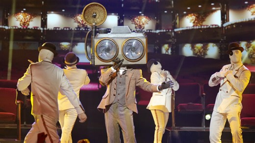 Paparazzo Reveals Brother's 'Masked Singer' Advice