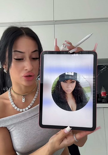 Nina a její dobrodružství v Dubaji