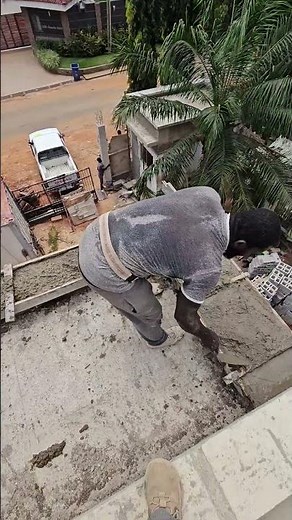 Manual concreting of the parapet cap Part 4 #africa #ghana #construction #site #concreting
