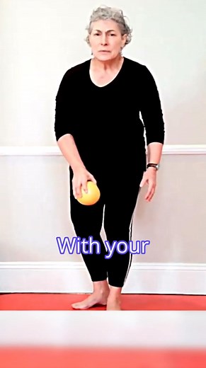 ⚽ Ankle Rehab for Soccer Players – With Helene Simpson This video demonstrates practical ankle rehabilitation exercises designed to restore strength, stability, and mobility after injury. 💡 Featuring progressive loading, balance training, and functional drills tailored to the demands of soccer, these strategies also help prevent re-injury. 🎥 From the Physiopedia Plus Video Library. 👉 Subscribe to access the full library: https://members.physio-pedia.com/why-physioplus/ #AnkleRehab #SoccerInju