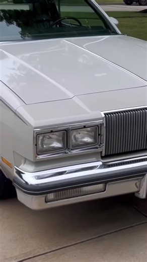 1980 Oldsmobile Cutlass Supreme: Classic Muscle Car