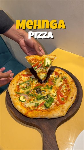 Cheap Vs Expensive Pizza 🍕😱 #yumvloger #foodchallenge #pizza #cheap #vlog #expensive #shorts #yt